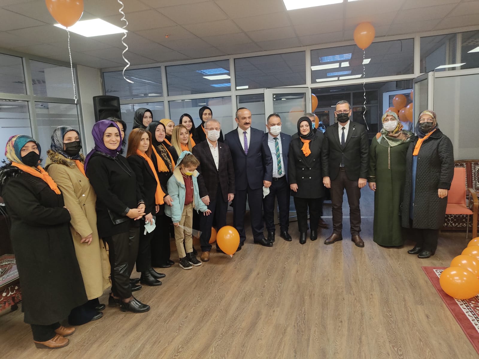 Sağlık-Sen Kadın Kolları Kadına Şiddete dikkat çekti 15