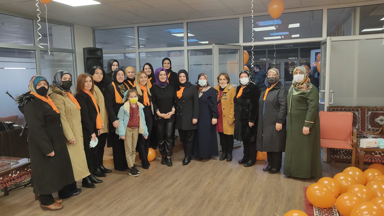 Sağlık-Sen Kadın Kolları Kadına Şiddete dikkat çekti 14