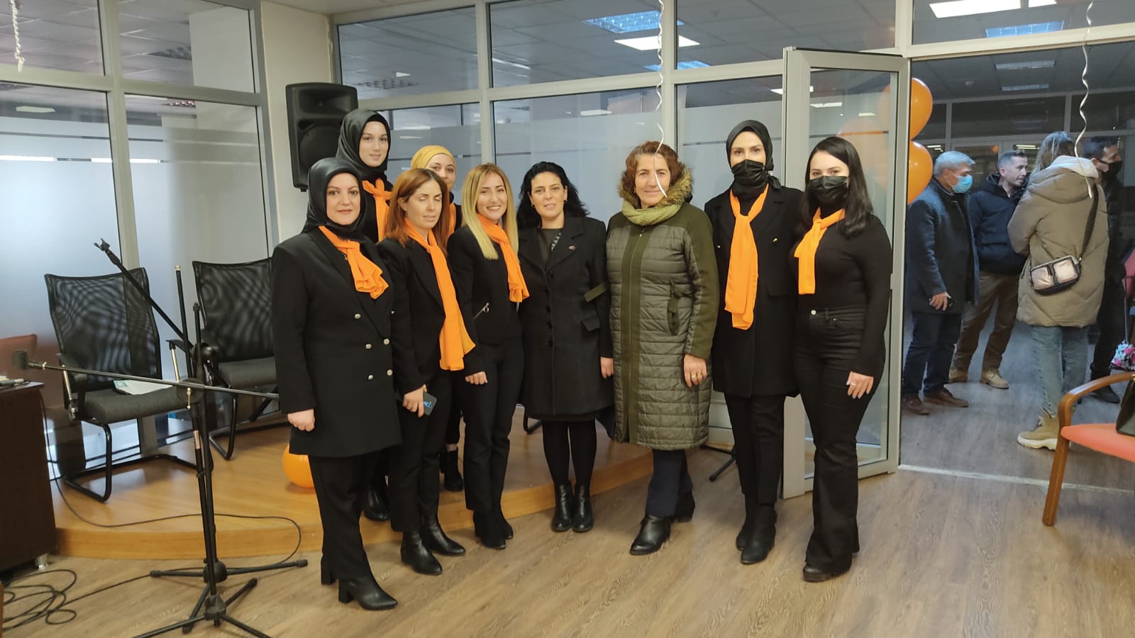 Sağlık-Sen Kadın Kolları Kadına Şiddete dikkat çekti 16