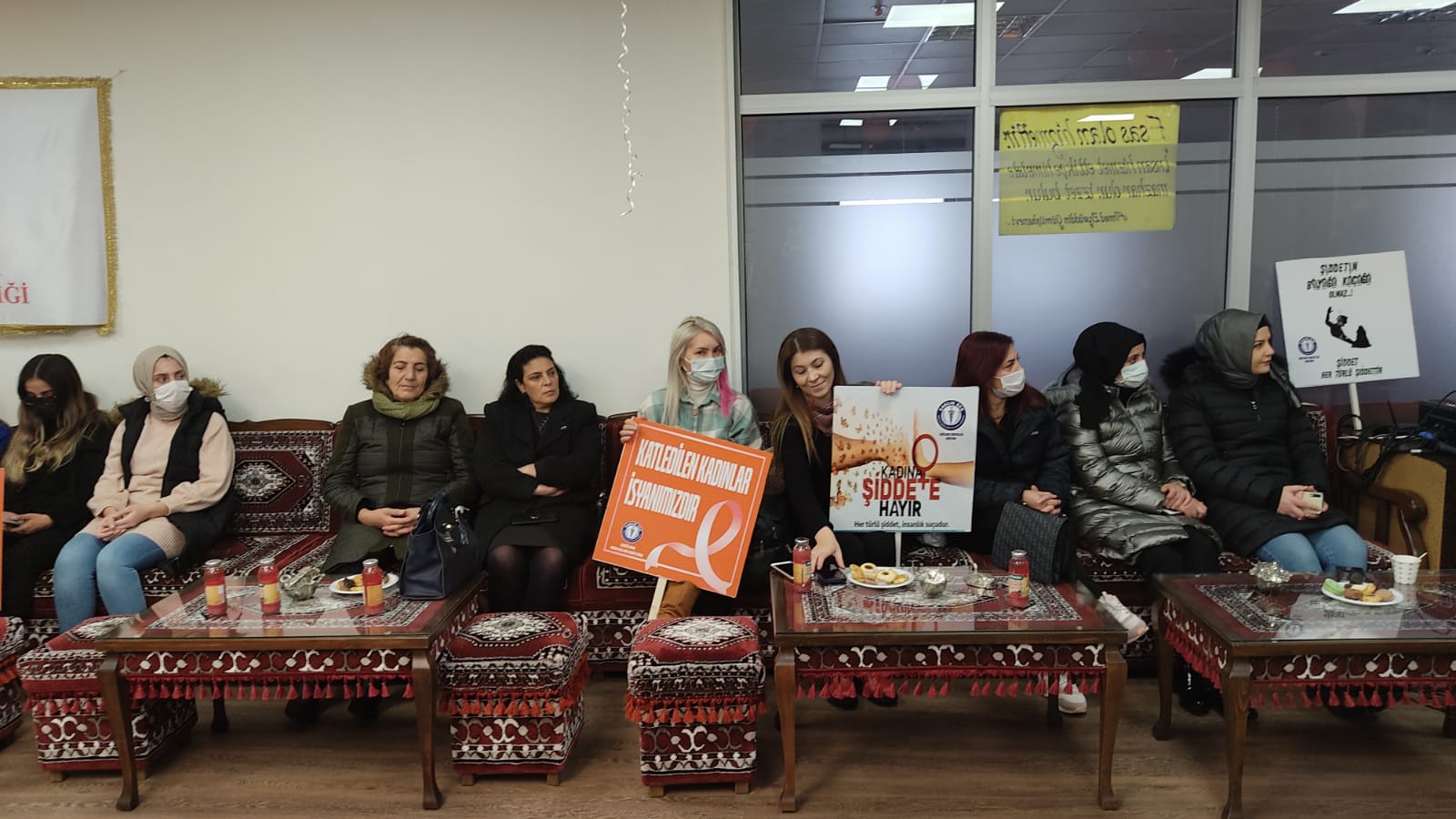 Sağlık-Sen Kadın Kolları Kadına Şiddete dikkat çekti 6