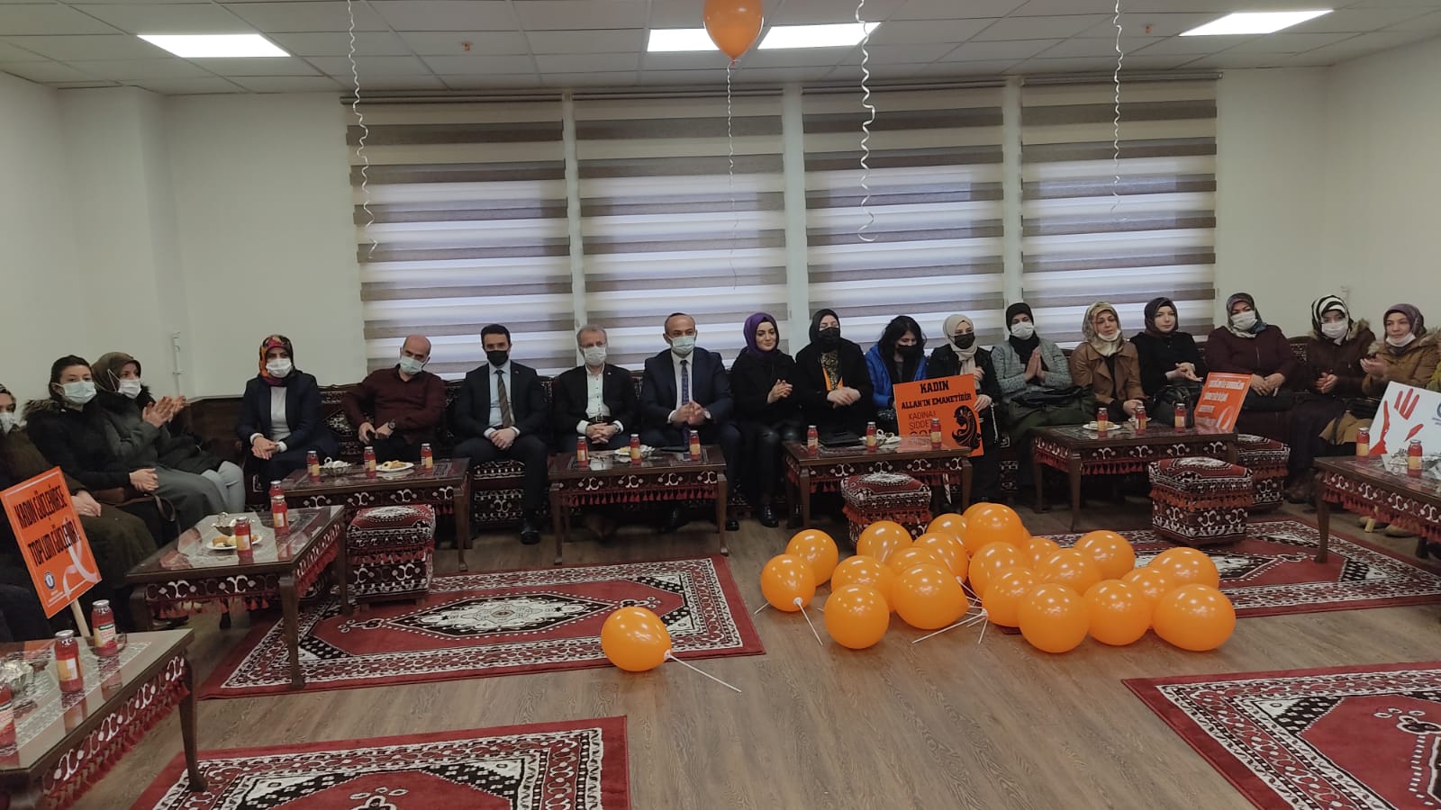 Sağlık-Sen Kadın Kolları Kadına Şiddete dikkat çekti 7