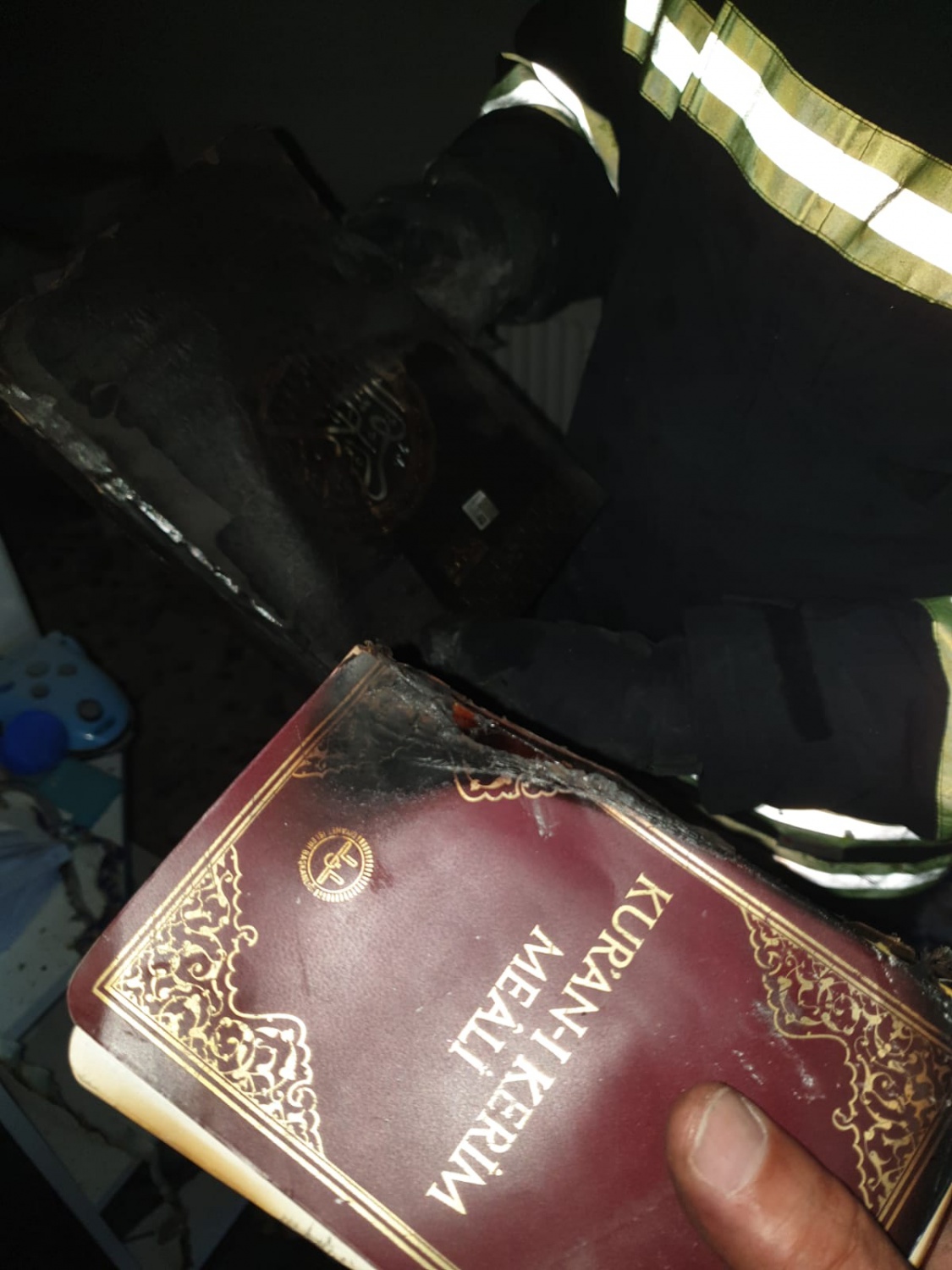 Yangın çıkan evde yanmamış halde Kuran-ı Kerim bulundu   7