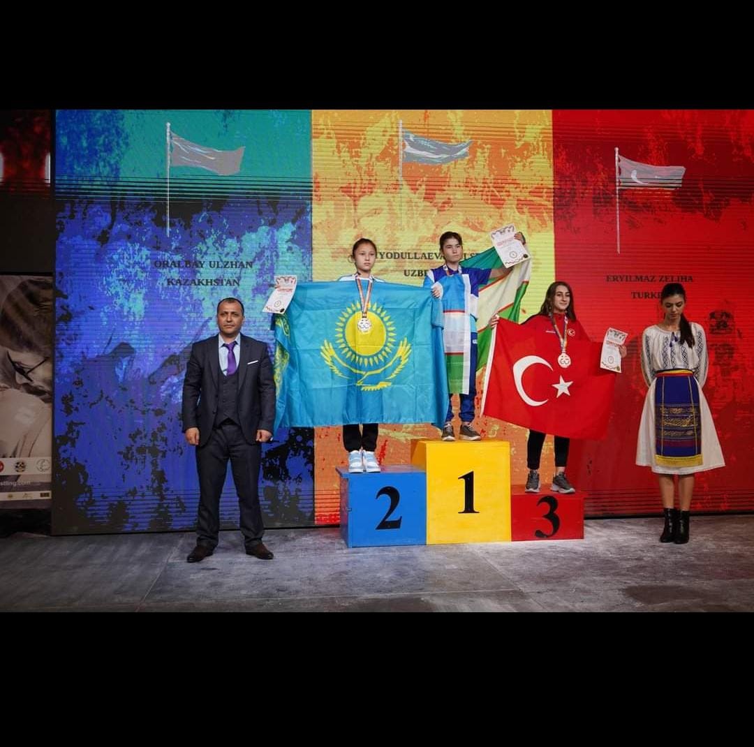 Dünyaları devirdi, madalya koleksiyonu yaptılar 5