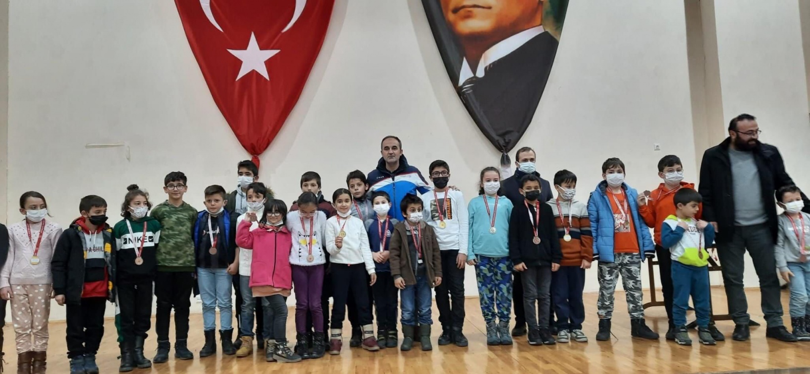 Gümüşhane’de satrançta sevindiren görüntü 8