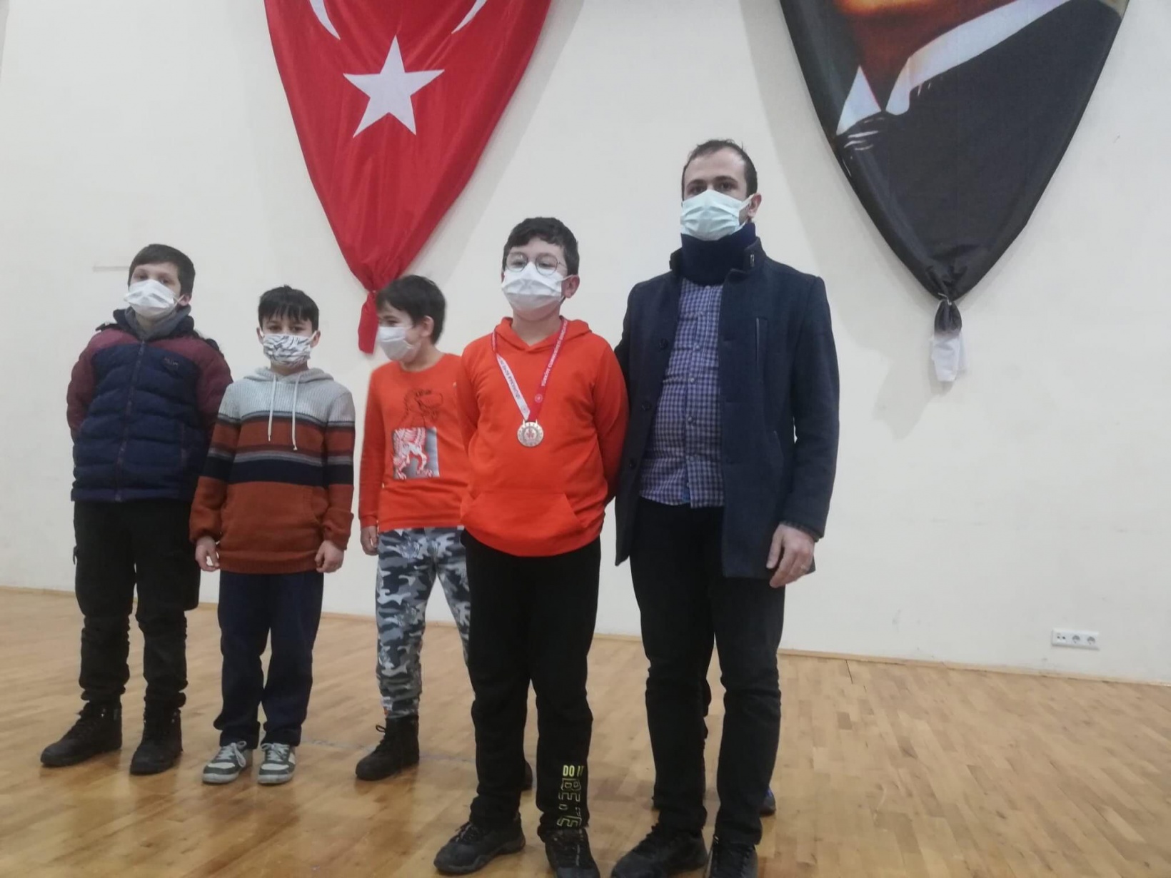 Gümüşhane’de satrançta sevindiren görüntü 2