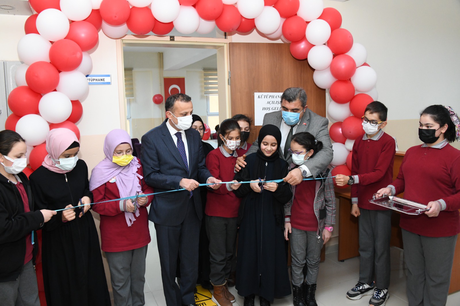 Gümüşhane’de kütüphanesiz okul kalmadı 3