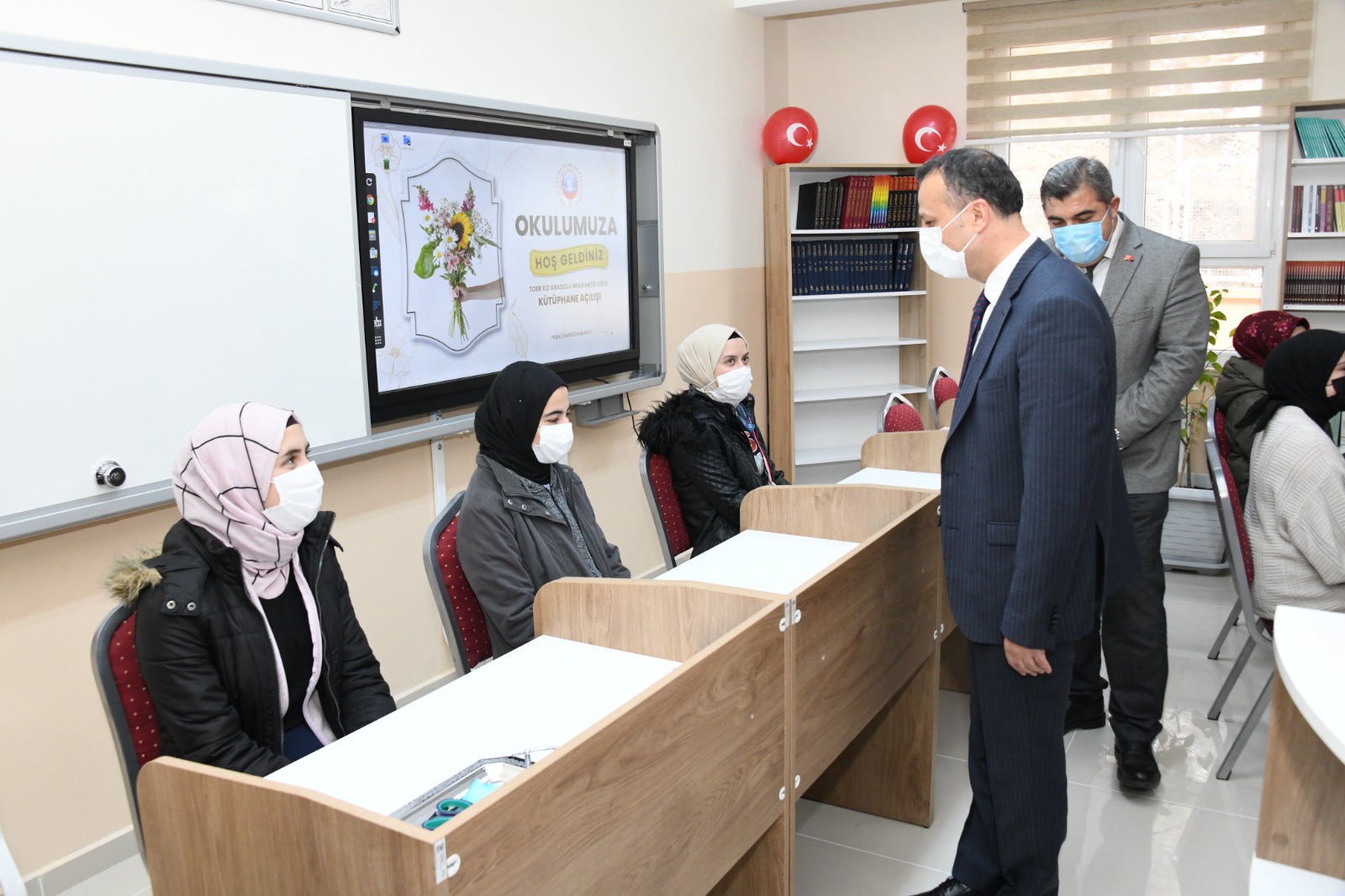 Gümüşhane’de kütüphanesiz okul kalmadı 4