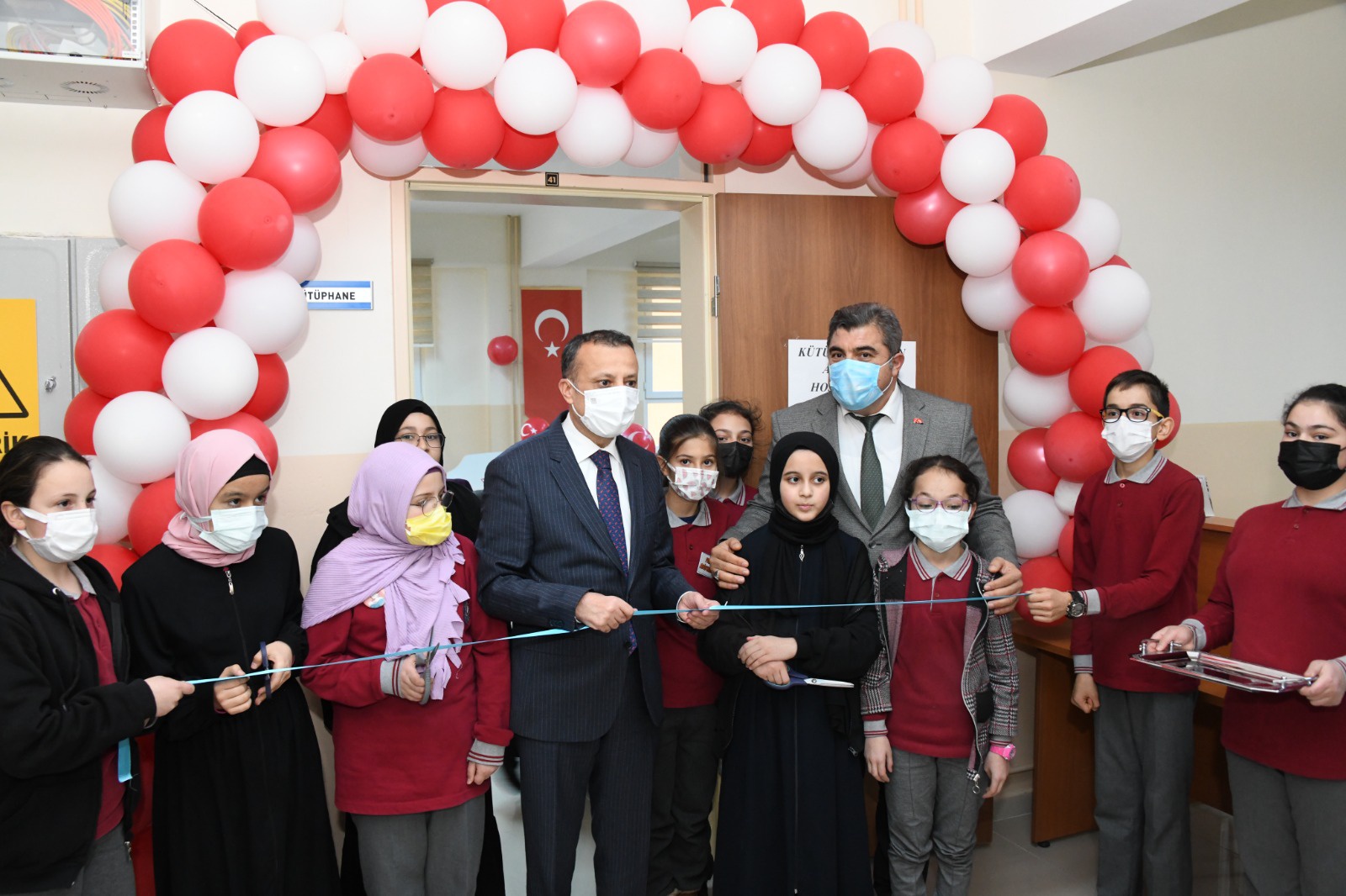 Gümüşhane’de kütüphanesiz okul kalmadı 11