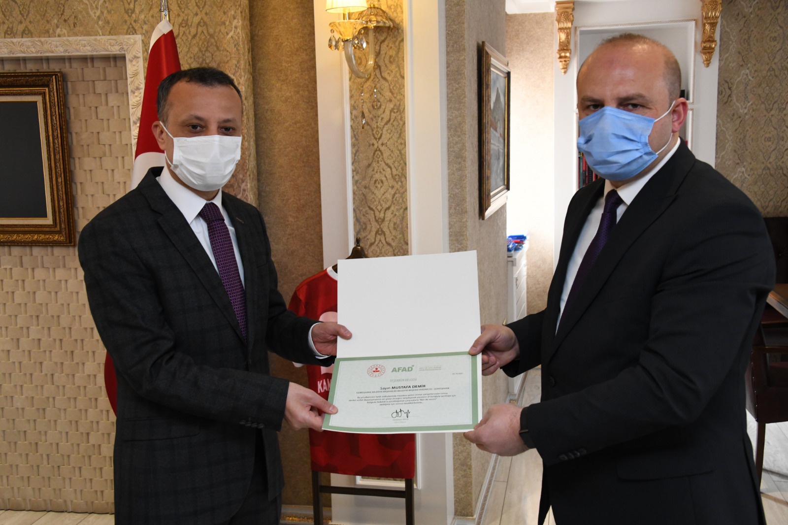 Yangın kahramanlarına teşekkür belgeleri verildi 9