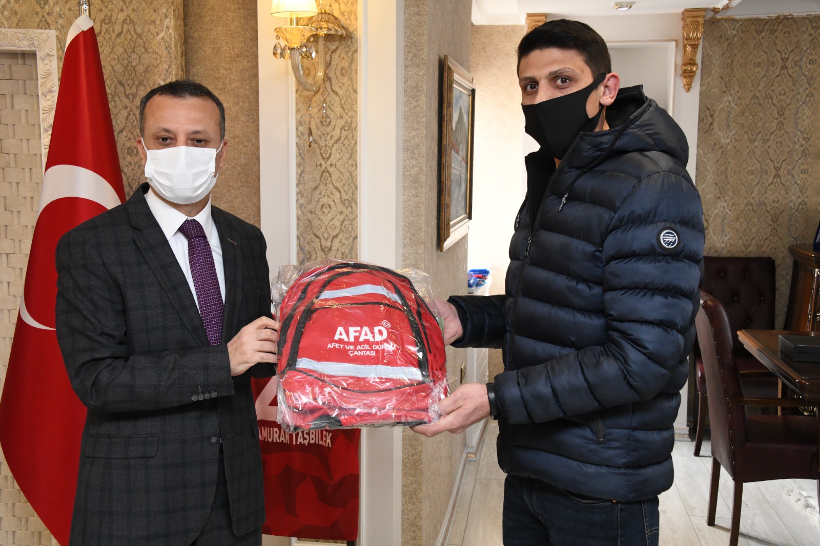 Yangın kahramanlarına teşekkür belgeleri verildi 11