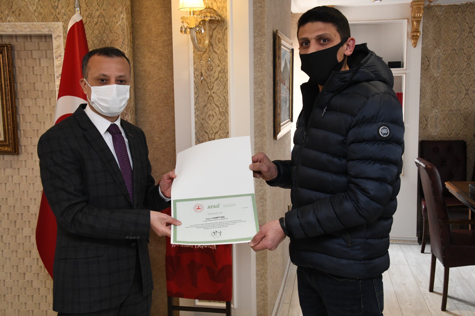 Yangın kahramanlarına teşekkür belgeleri verildi 14