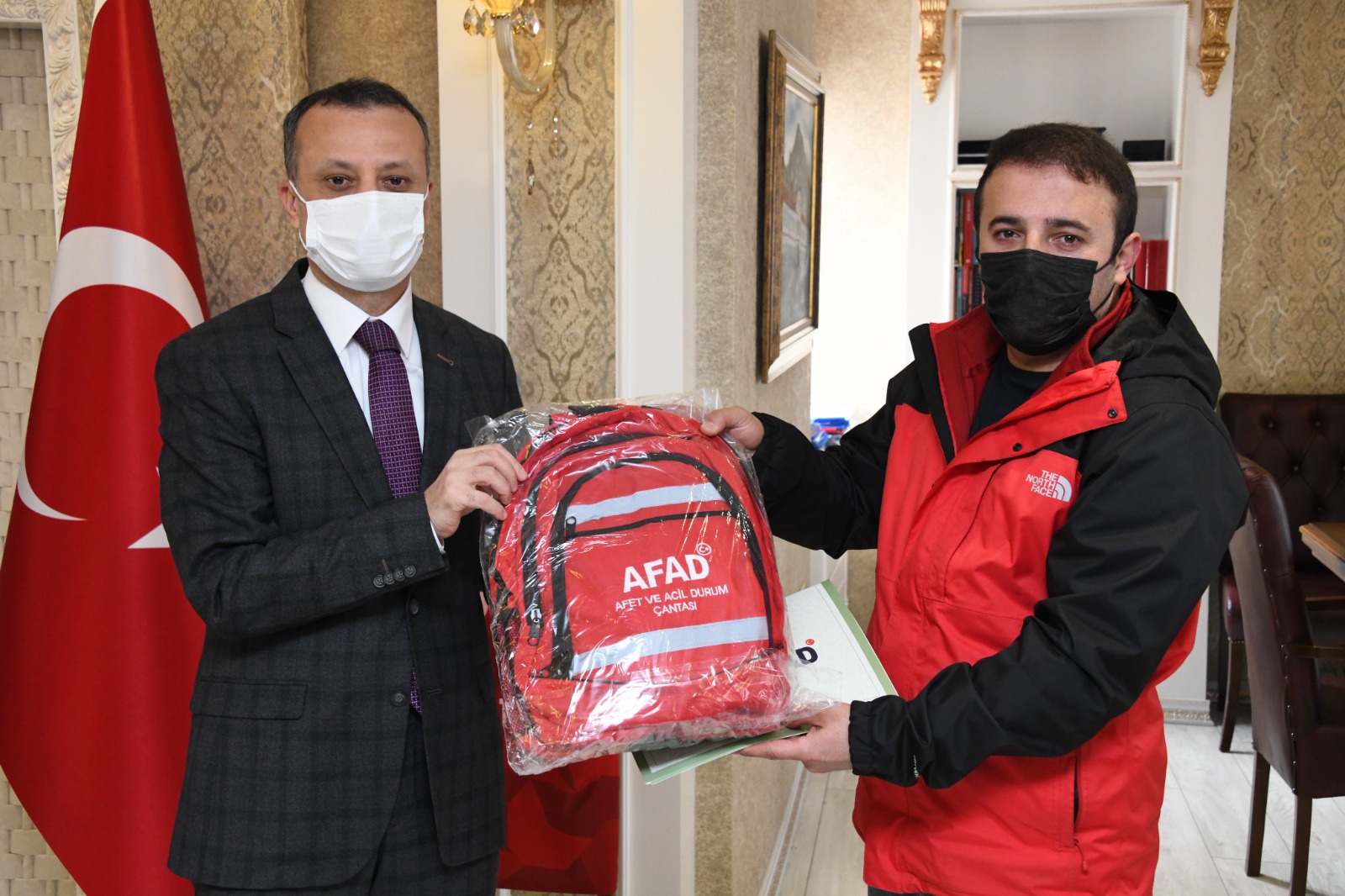 Yangın kahramanlarına teşekkür belgeleri verildi 6