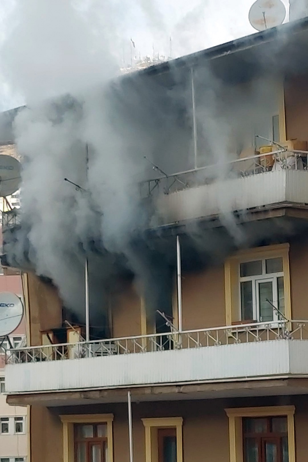 Gümüşhane’de ev yangını korkuttu 1