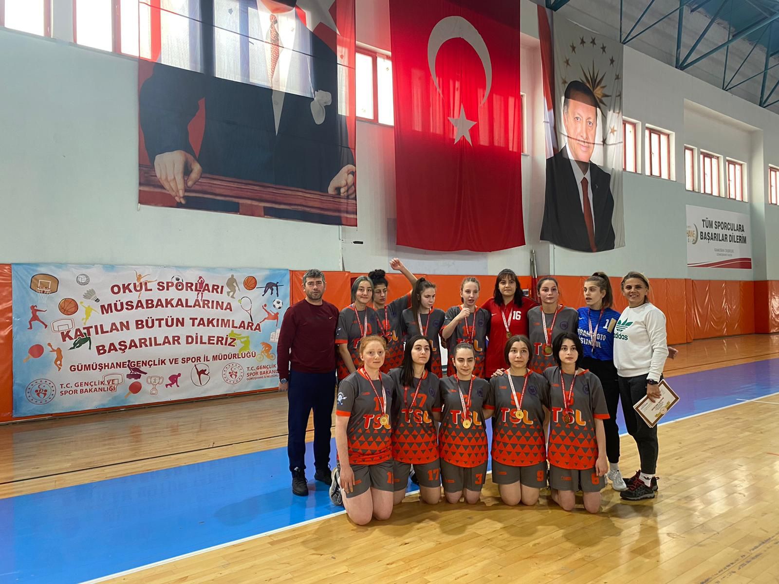 Hentbol grup müsabakaları sona erdi 7