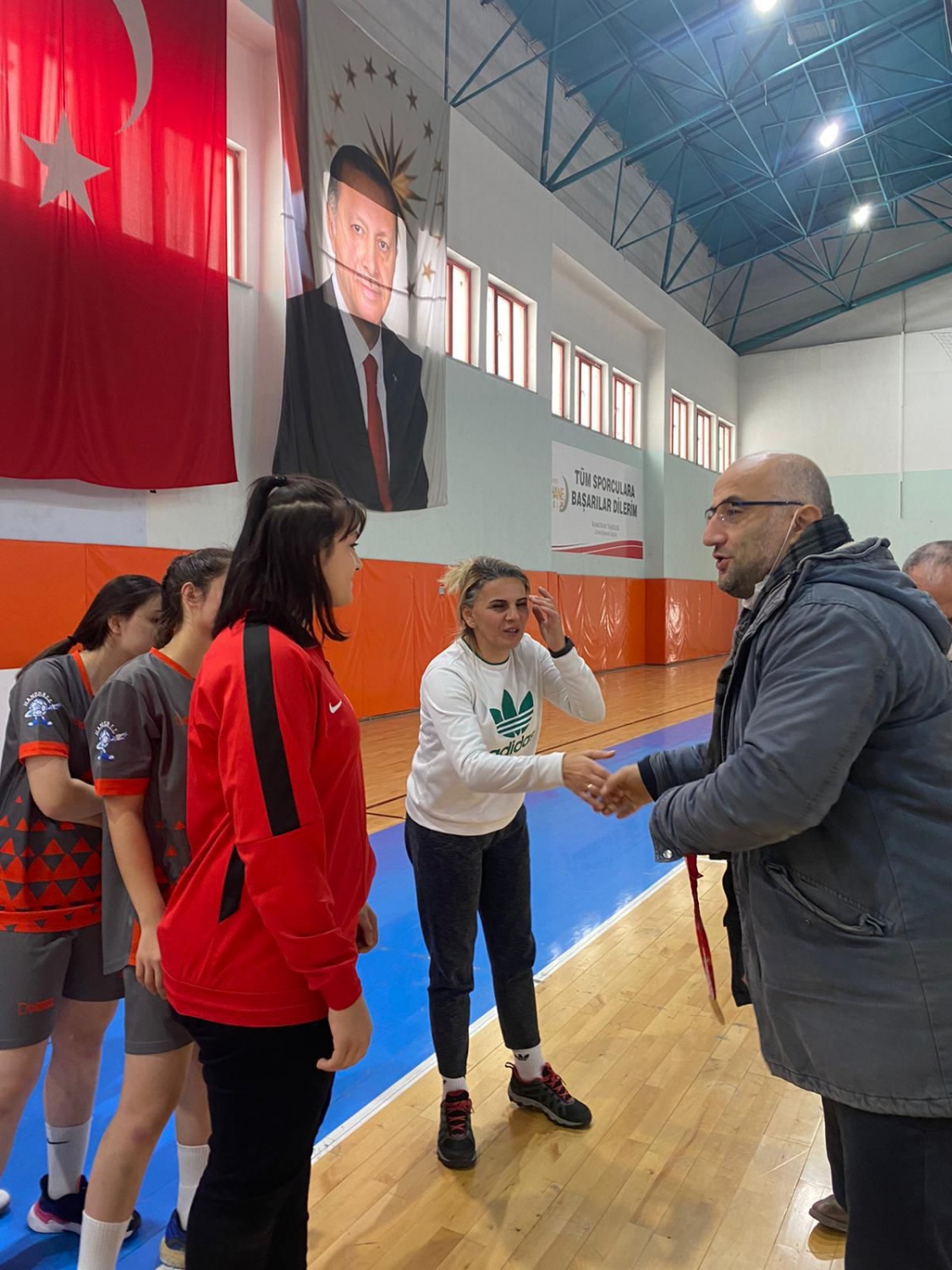 Hentbol grup müsabakaları sona erdi 11