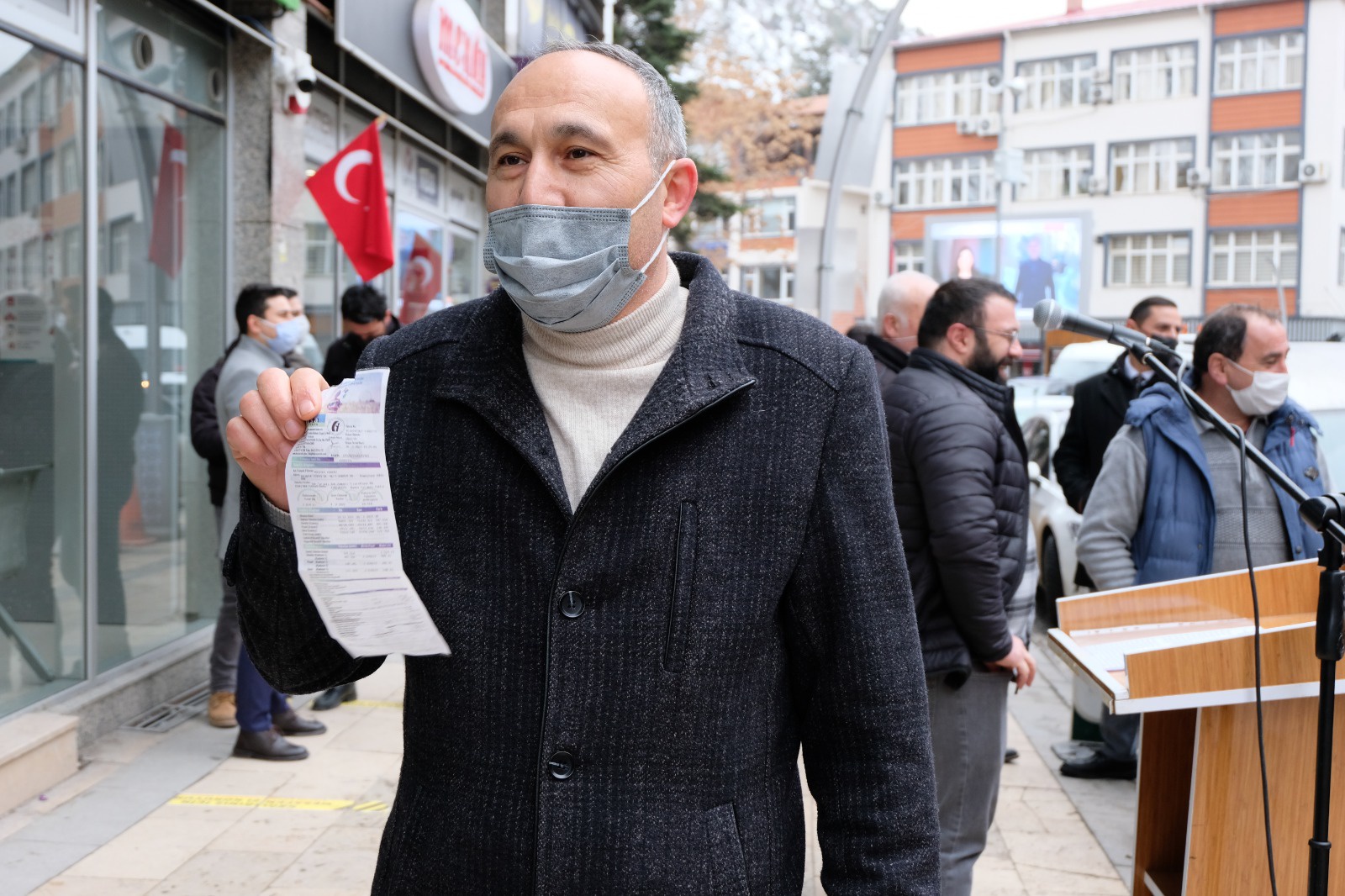 Gümüşhane’de esnaf elektriğe gelen zamma tepki gösterdi 3