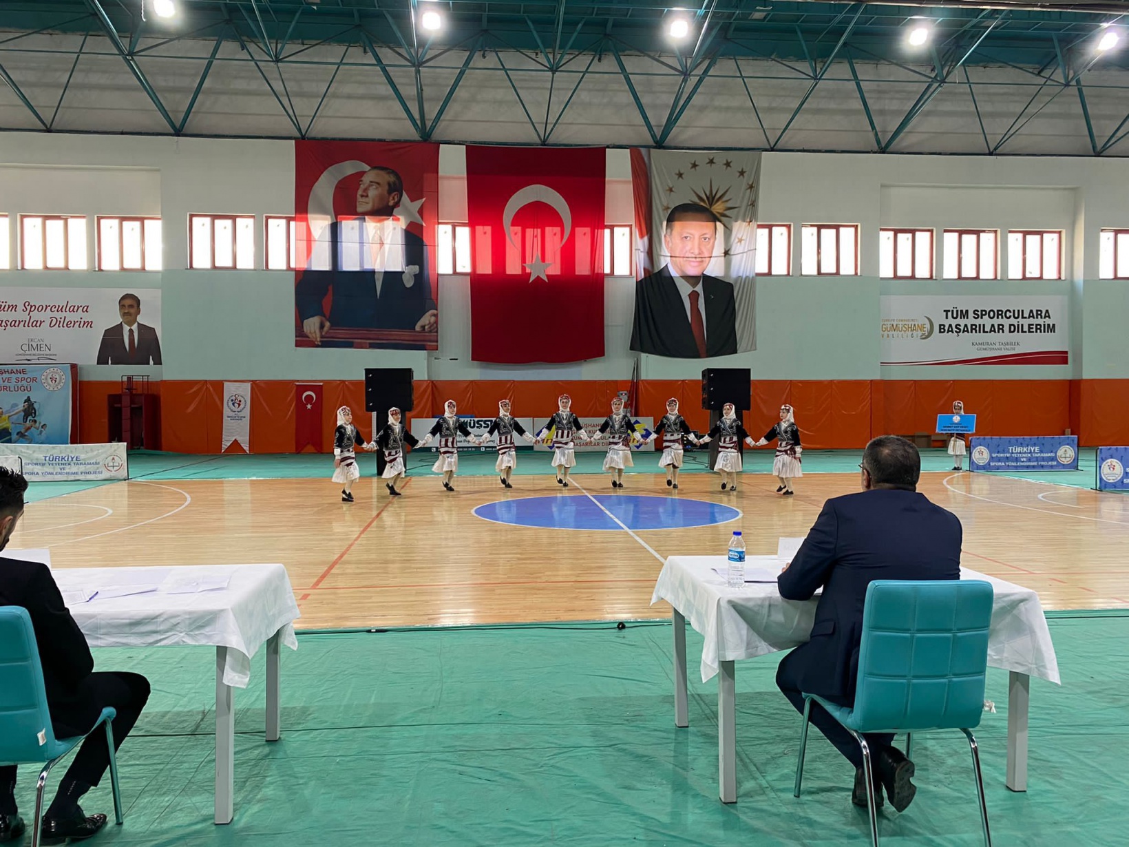 Okullar arası halk oyunları yarışmaları tamamlandı 5