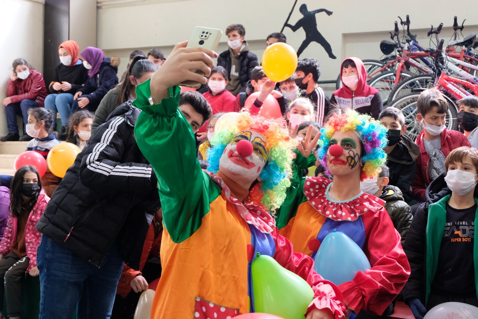 Üniversiteliler köy okulunda öğrencilerle buluştu 5