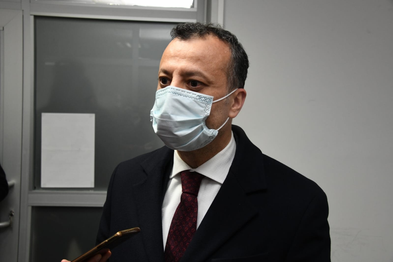 Köy minibüsünün üzerine kayalar düştü: 2 yaralı 7