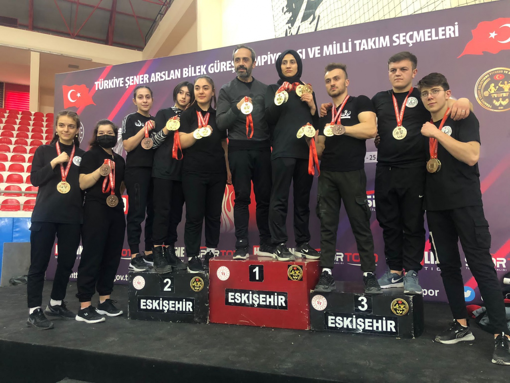 Bilek güreşçilerimizden 21 madalya daha 9