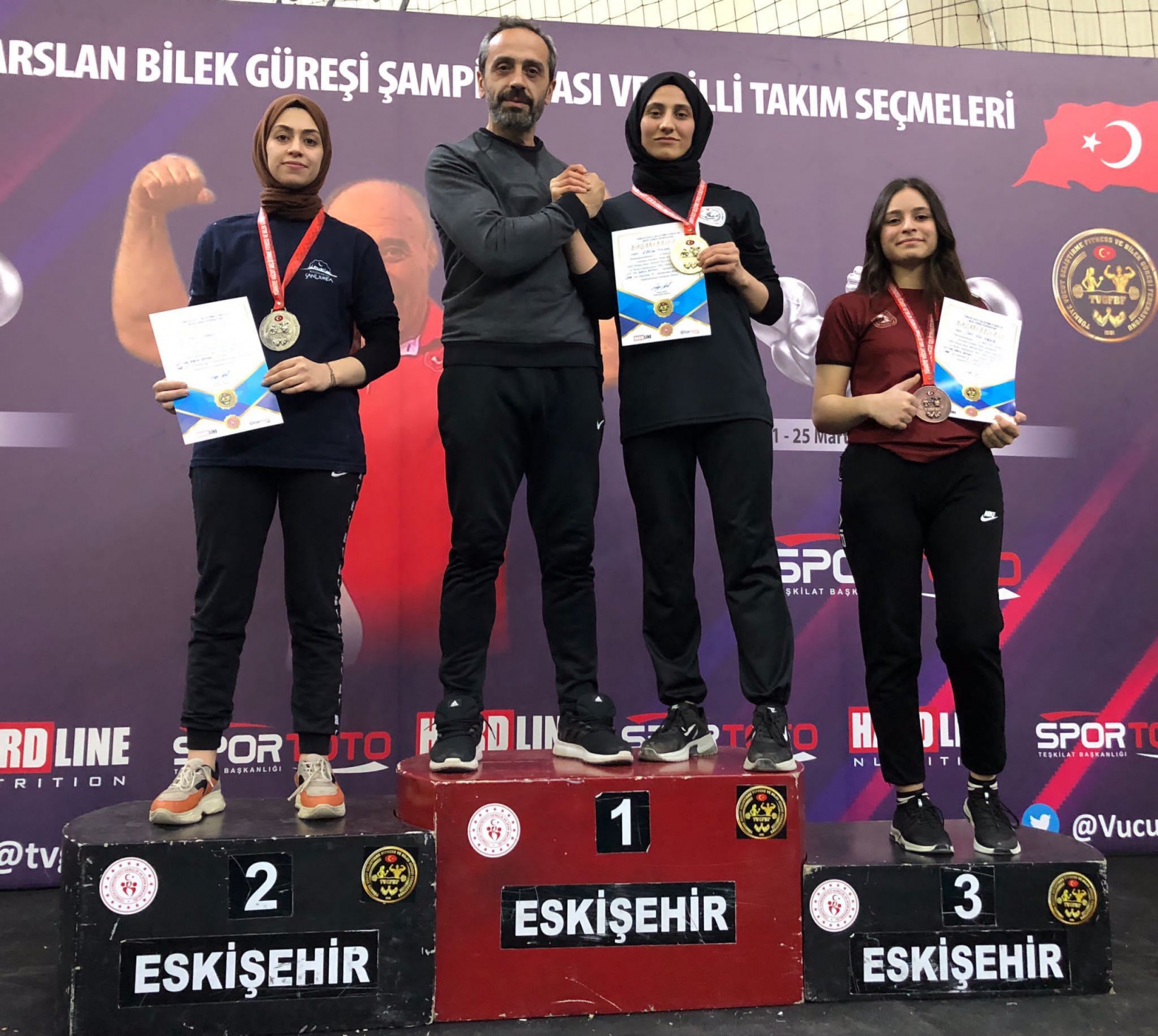 Bilek güreşçilerimizden 21 madalya daha 7