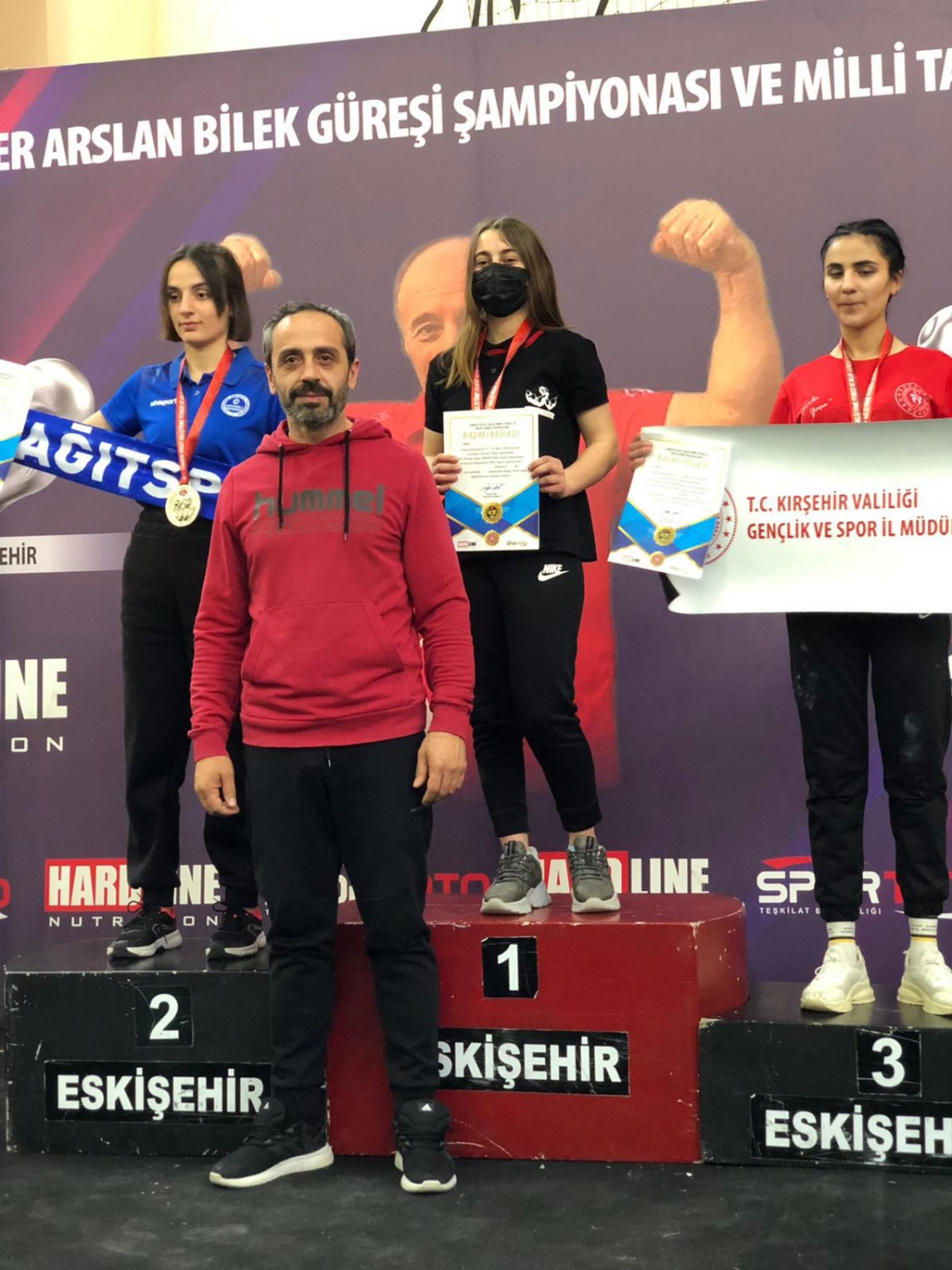 Bilek güreşçilerimizden 21 madalya daha 8