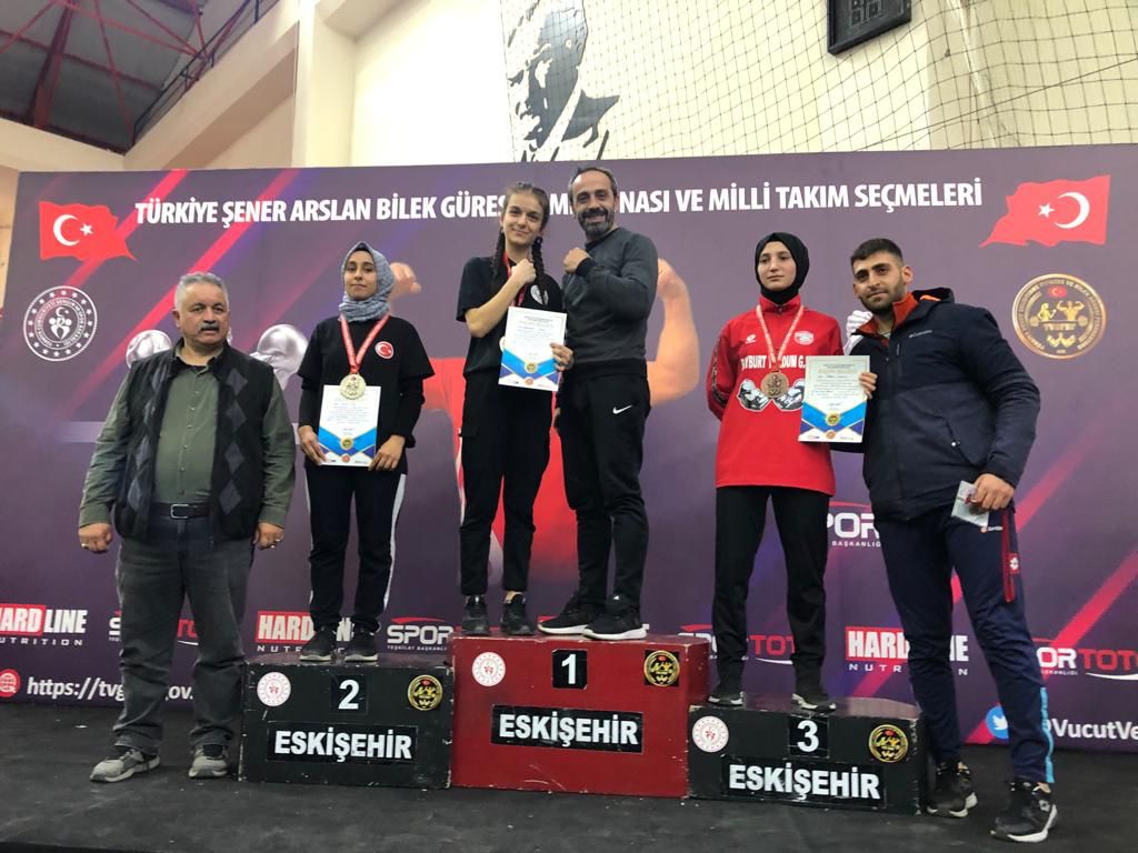 Bilek güreşçilerimizden 21 madalya daha 1
