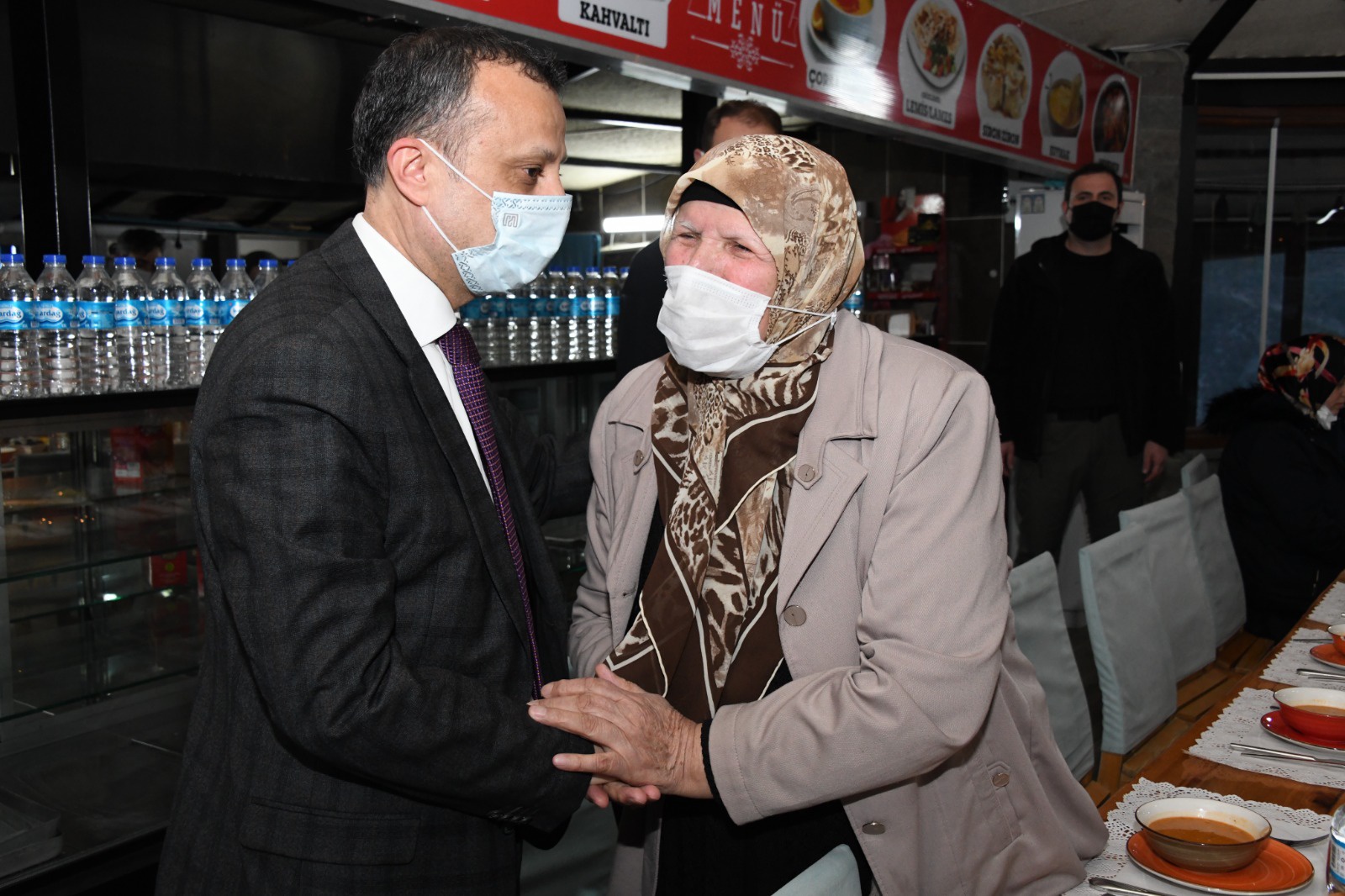 Vali Taşbilek, Torul’da şehit aileleriyle iftar yaptı 2