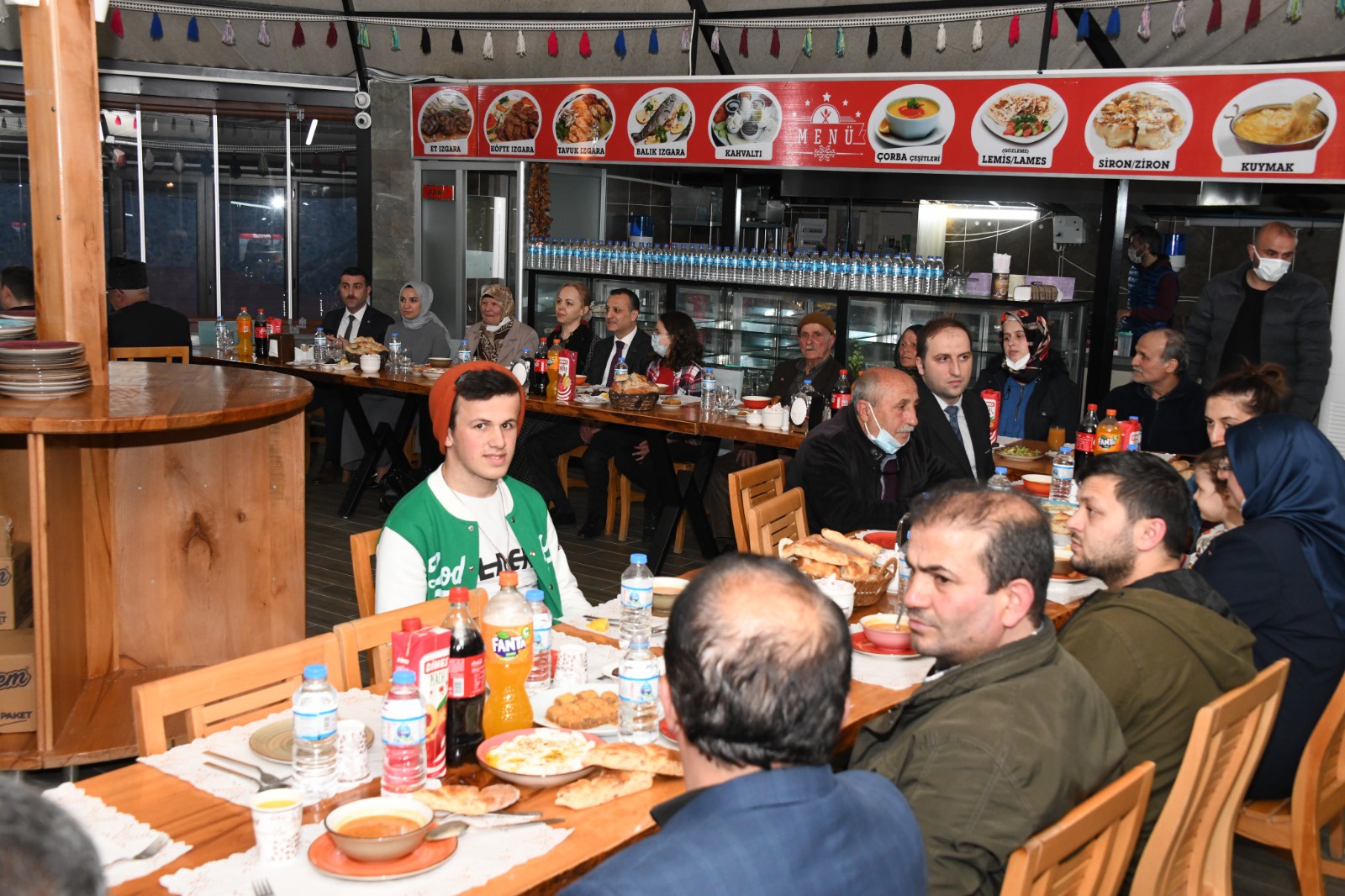 Vali Taşbilek, Torul’da şehit aileleriyle iftar yaptı 3