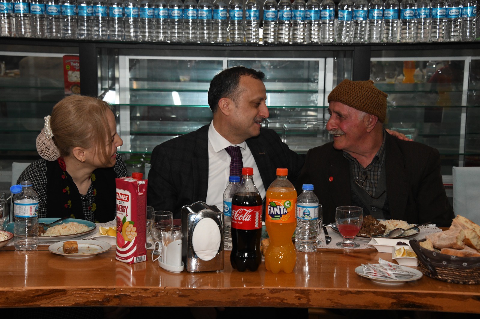 Vali Taşbilek, Torul’da şehit aileleriyle iftar yaptı 5