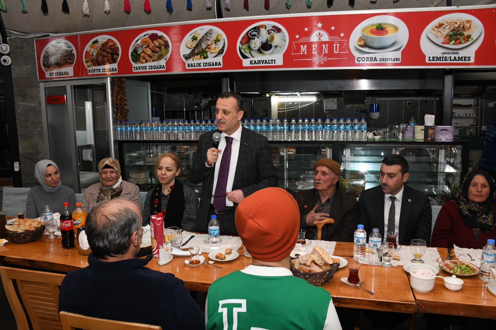 Vali Taşbilek, Torul’da şehit aileleriyle iftar yaptı 4