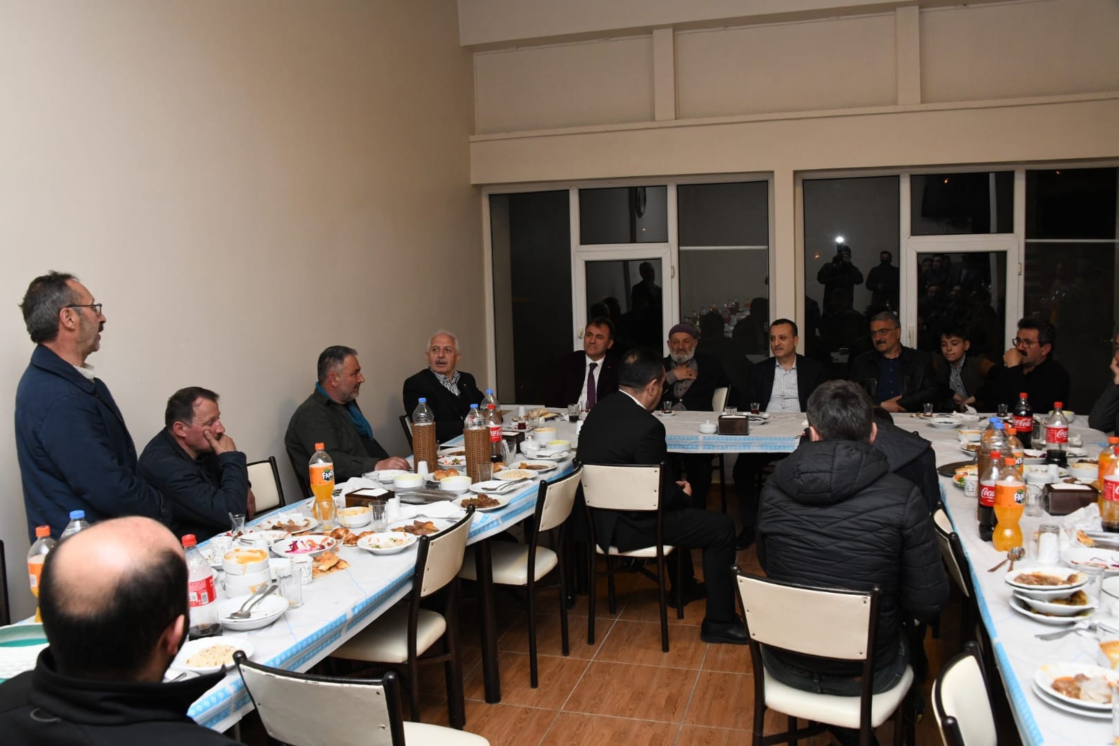 Vali Taşbilek sanayi esnafının iftar sofrasına konuk oldu 2