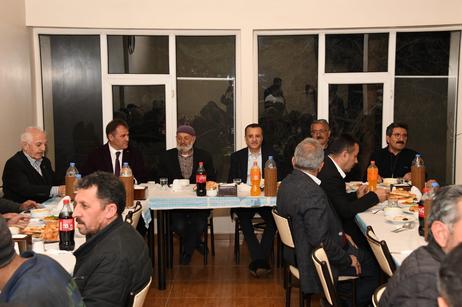 Vali Taşbilek sanayi esnafının iftar sofrasına konuk oldu 6