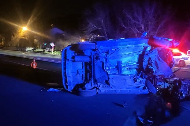 Refüje çarpan otomobilin sürücüsü öldü 7