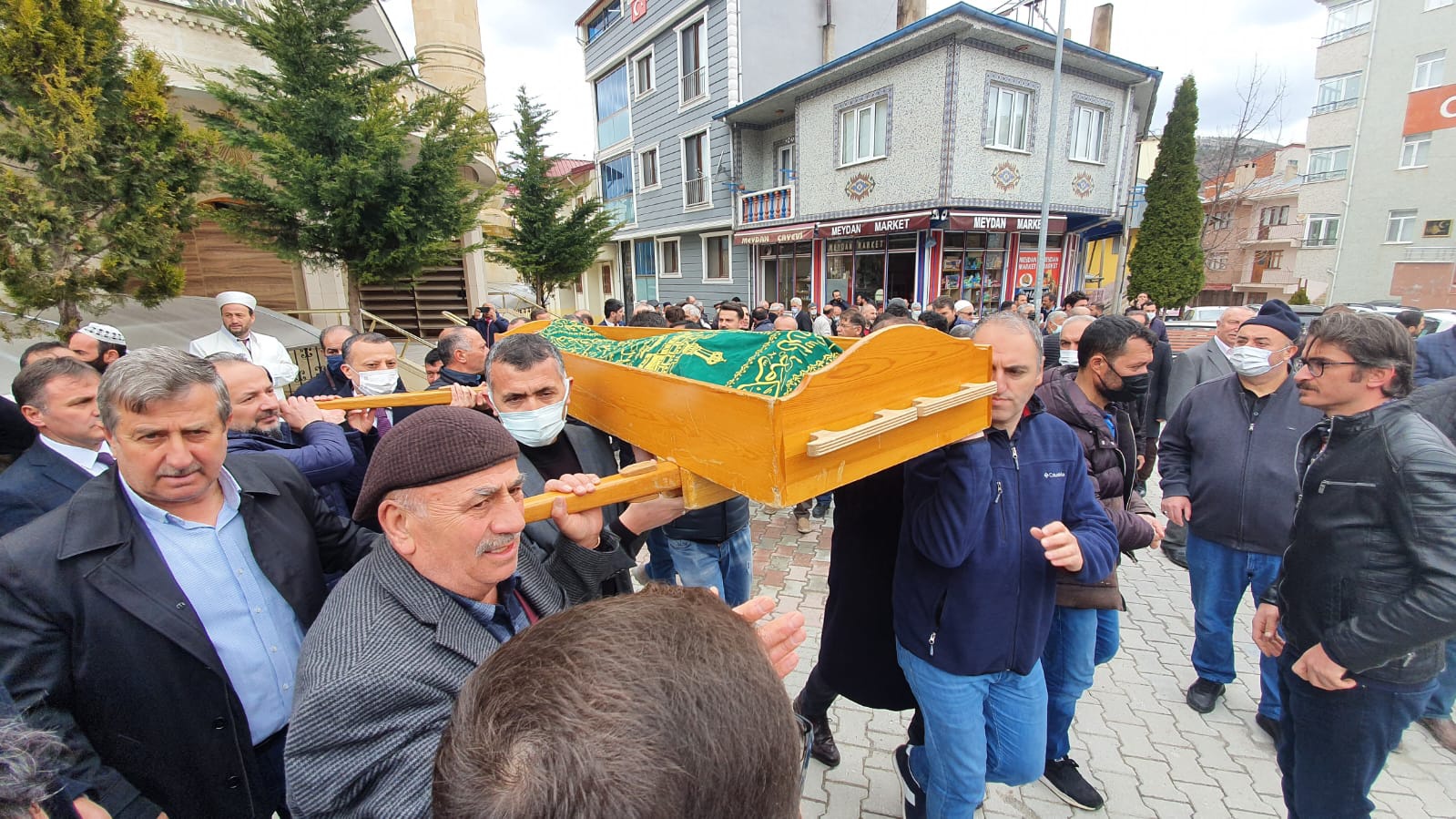 Gazeteci Tunç son yolculuğuna uğurlandı 1