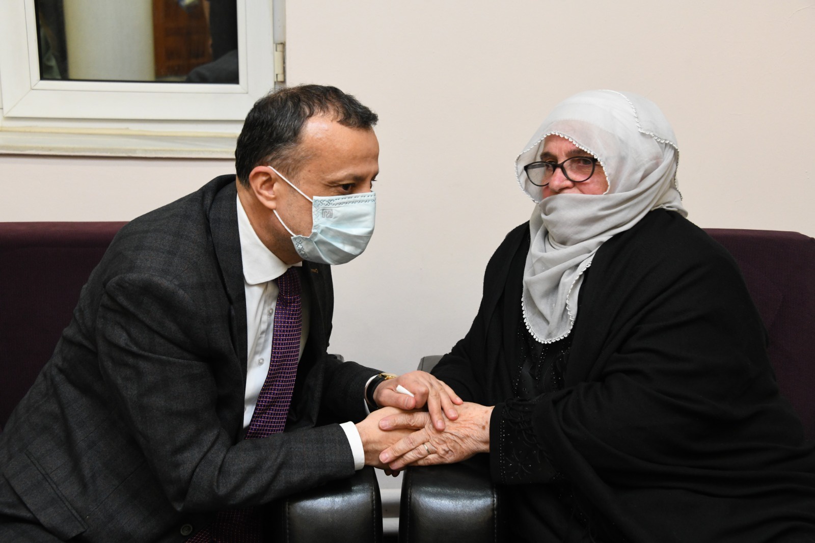 Vali Taşbilek Köse’de şehit aileleri, gaziler ve muhtarlarla iftar yaptı 1