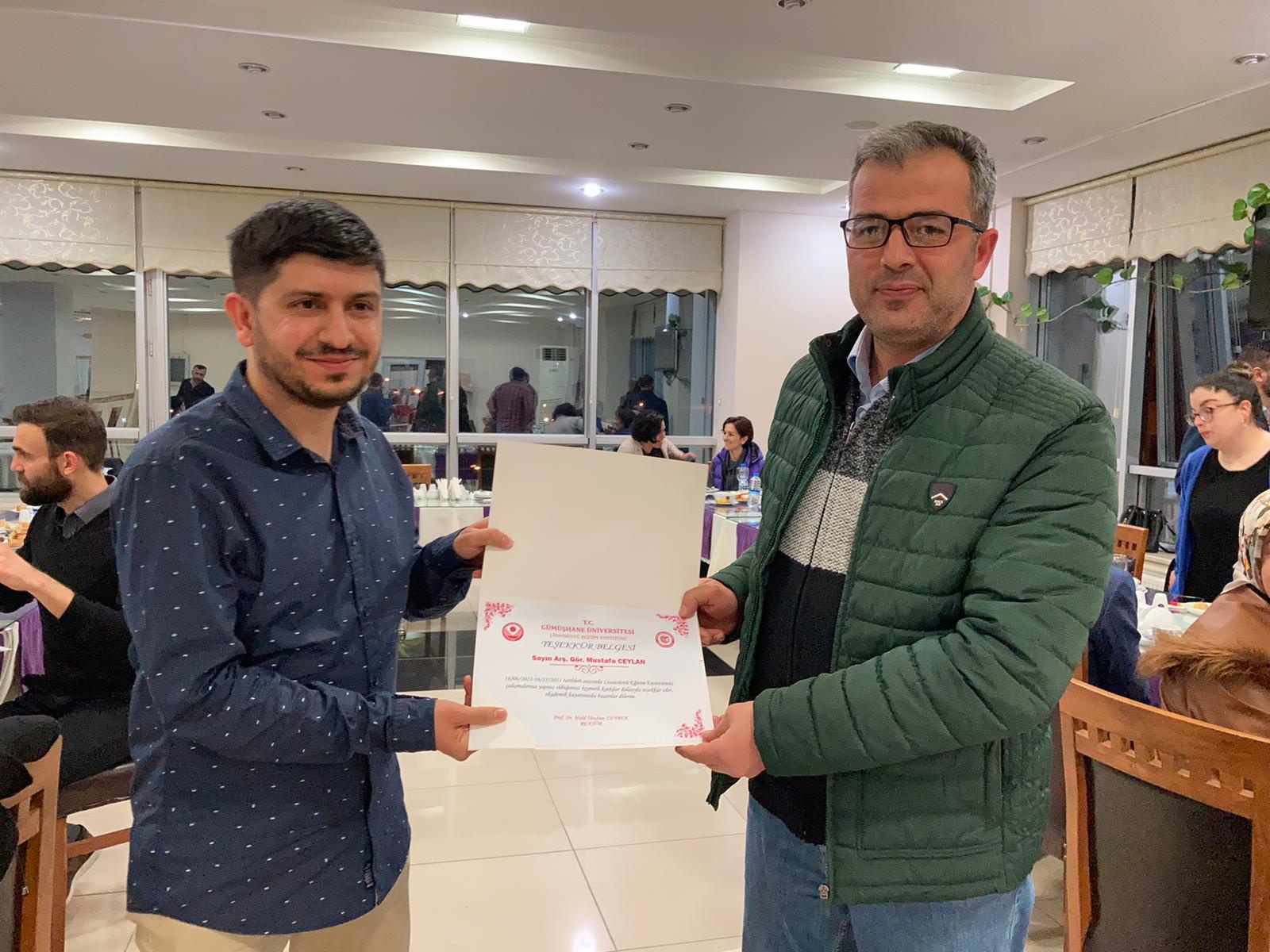 Lisansüstü Eğitim Enstitüsü iftar yemeğinde bir araya geldi 4