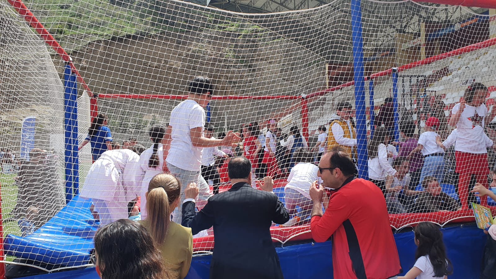 Stadyum 23 Nisan’da doldu taştı 15