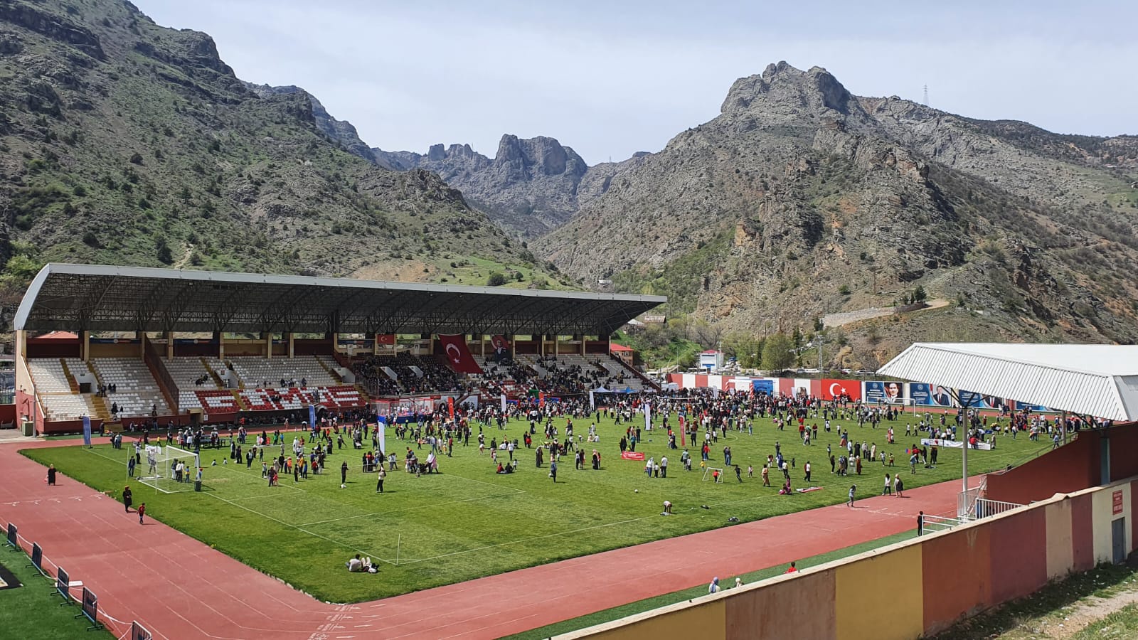 Stadyum 23 Nisan’da doldu taştı 14