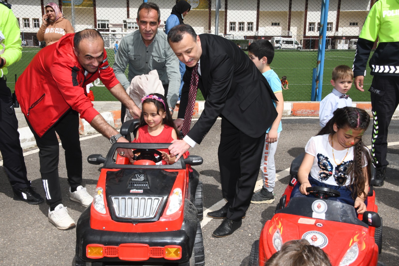 Stadyum 23 Nisan’da doldu taştı 28