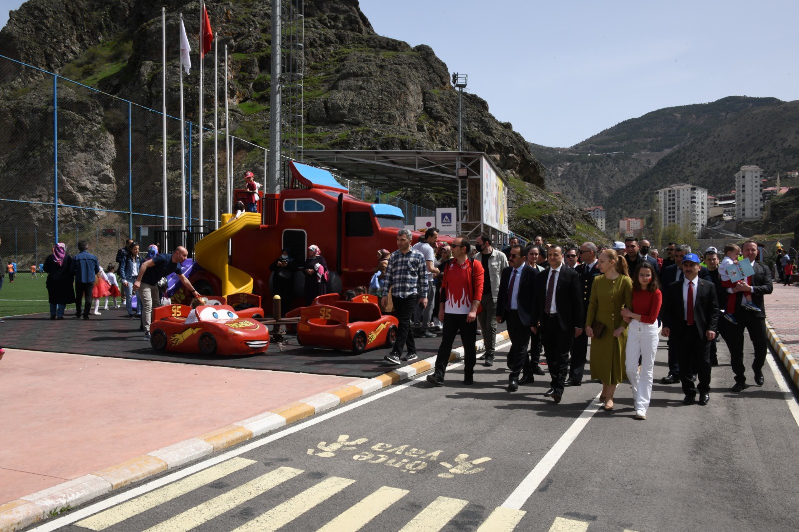 Stadyum 23 Nisan’da doldu taştı 26