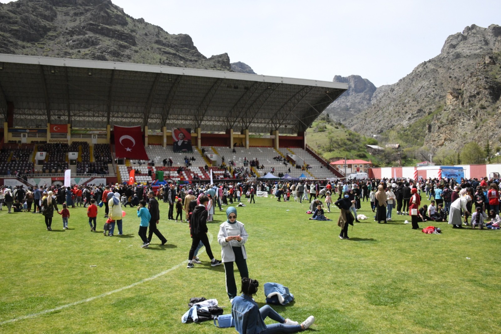 Stadyum 23 Nisan’da doldu taştı 22