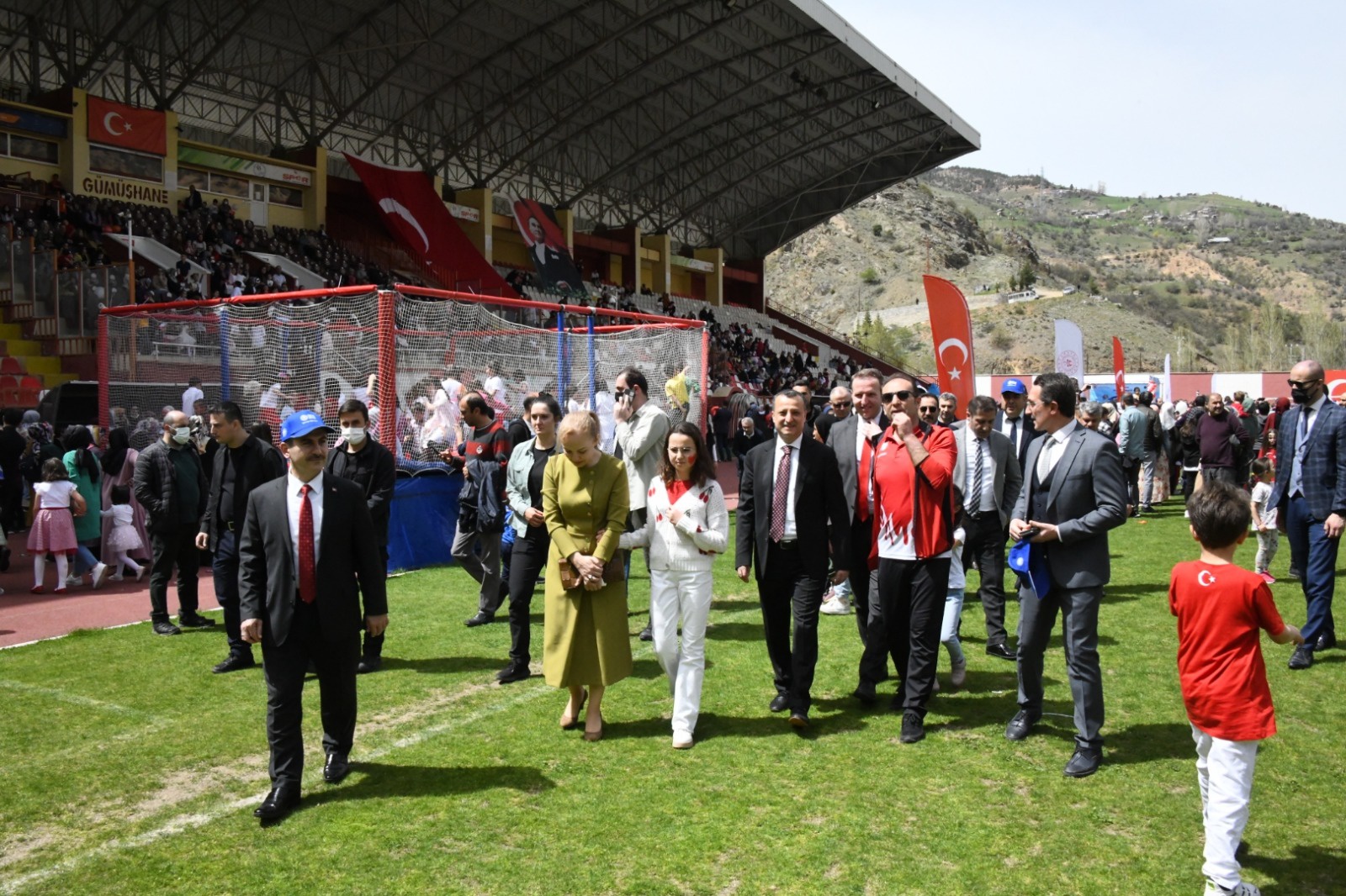 Stadyum 23 Nisan’da doldu taştı 5