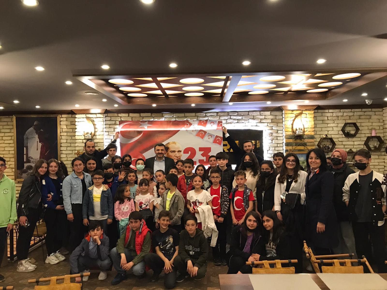 Başkan Köse, Çocuk bayramında çocuklarla iftar yaptı 5