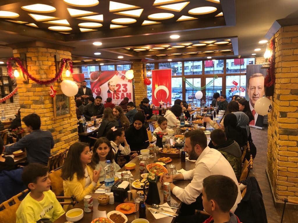 Başkan Köse, Çocuk bayramında çocuklarla iftar yaptı 1