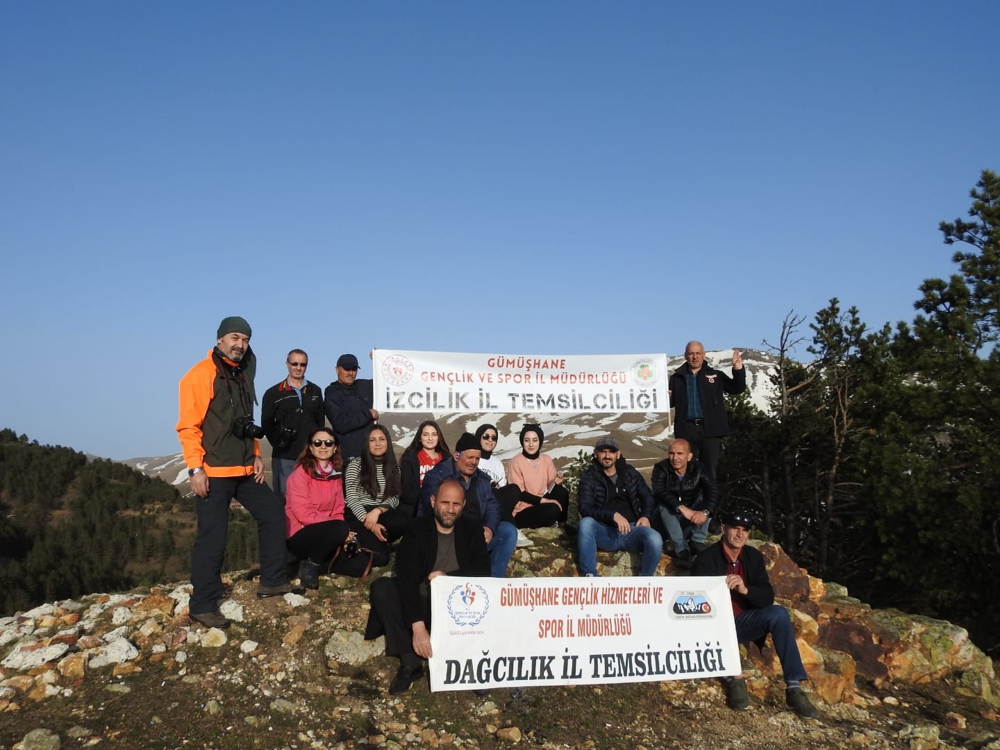 İzci ve Dağcılardan 23 Nisan yürüyüşü 2