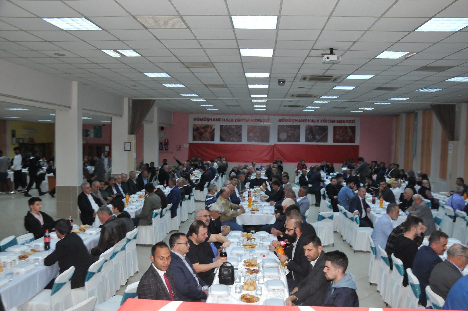 MHP İl Başkanlığından İftar Yemeği  1