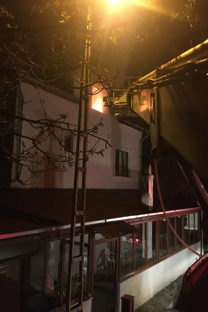 Çamlıköy'de korkutan yangın 4