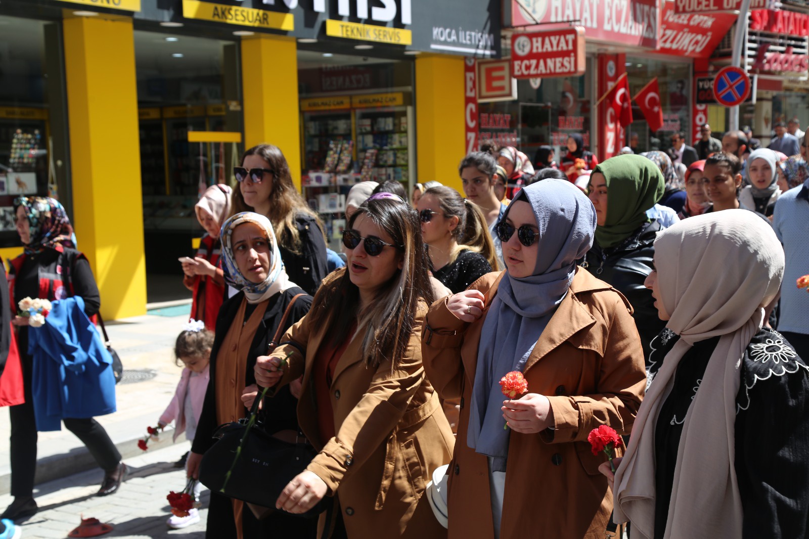 Gümüşhane’de "Biz Büyük Bir Aileyiz" yürüyüşü 5