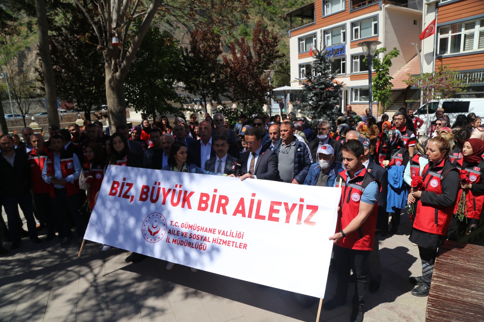 Gümüşhane’de "Biz Büyük Bir Aileyiz" yürüyüşü 14